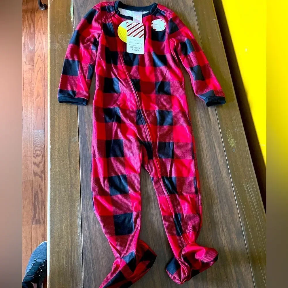 Red and Black Buffalo Plaid Kids One Piece PJs 24m NWT - Picture 2 of 7